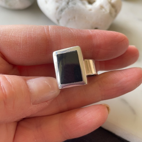 Vintage Christin Wolf Onyx Ring - Picture 13 of 13